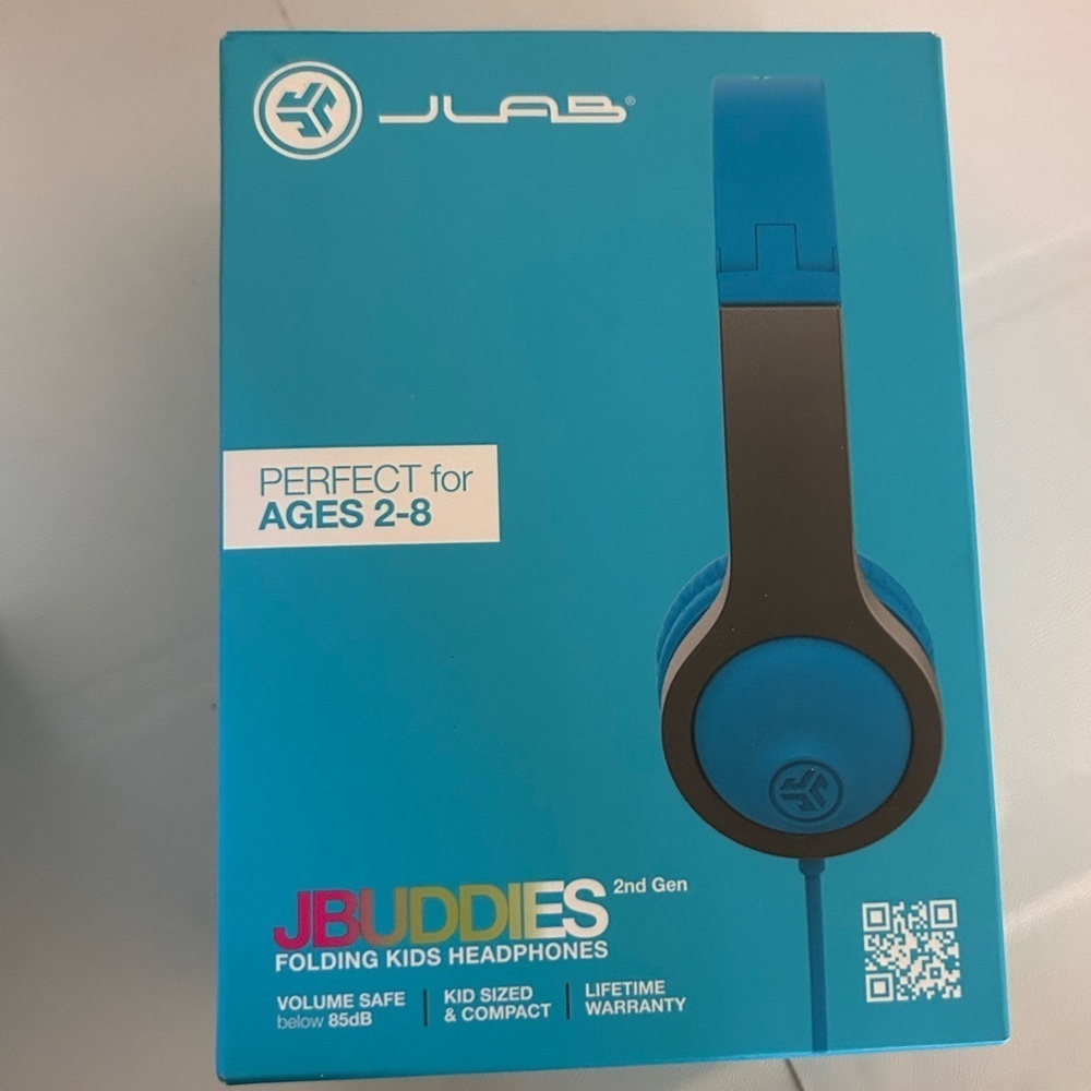 NWOT JBUDDIES FOLDING
ON-EAR KIDS WIRED HEADPHONES